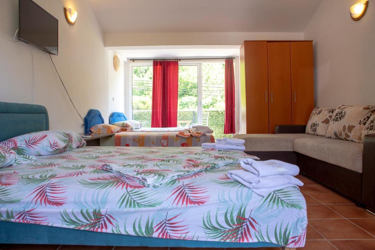 Family Apartments Vukcevic ชานจ์ ภายนอก รูปภาพ