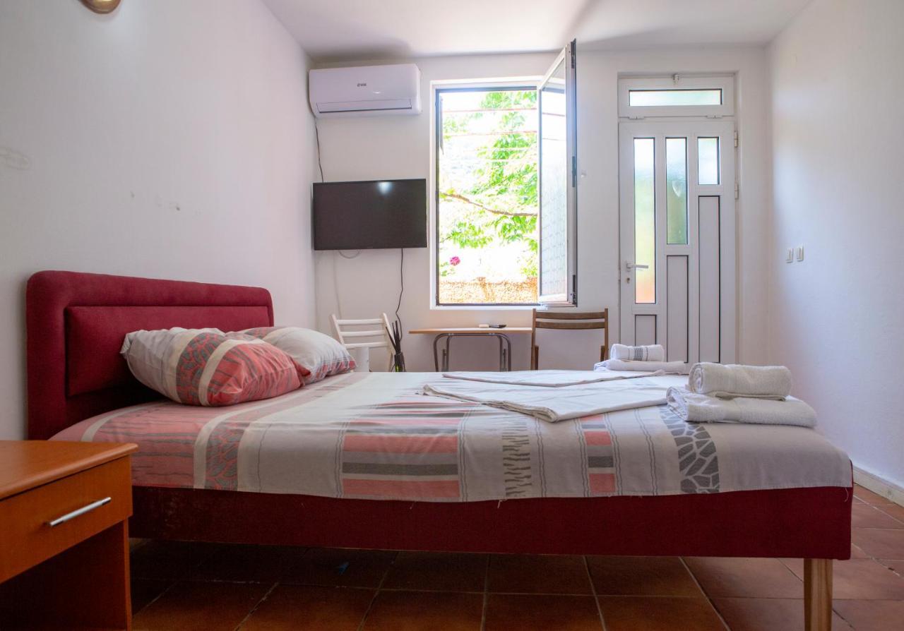 Family Apartments Vukcevic ชานจ์ ภายนอก รูปภาพ