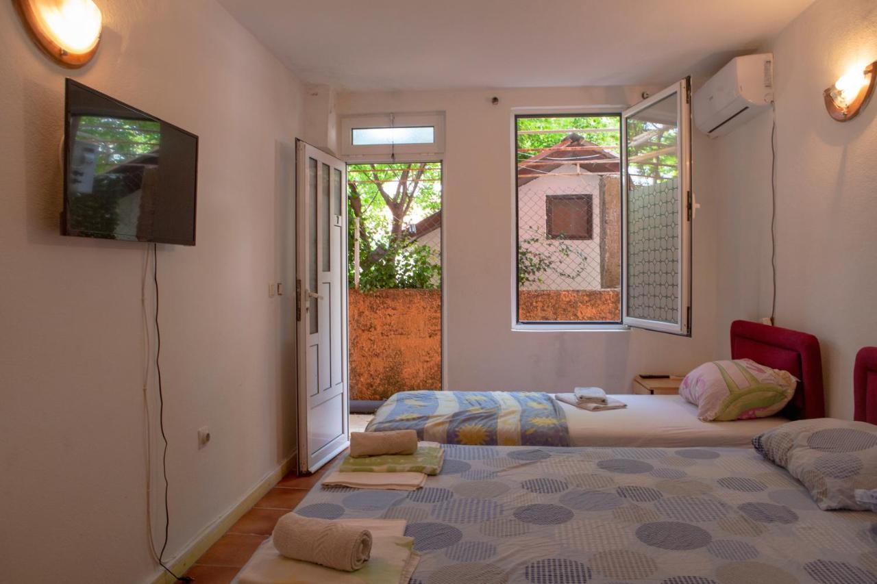 Family Apartments Vukcevic ชานจ์ ภายนอก รูปภาพ